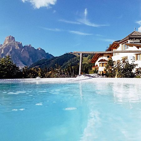 Hotel Costes Corvara Exteriör bild